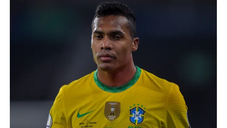 Foto: Thiago Ribeiro/AGIF - Ex-Santos, Alex Sandro se destacou em estreia do Brasil na Copa