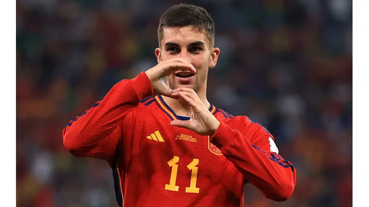 Foto: Buda Mendes/Getty Images - Ferrá Torres homenageou a namorada Sara Martínez, filha do treinador Luis Henrique