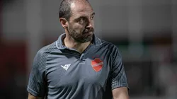Heber Gomes/AGIF. O Clube anunciou a saída do treinador nesta quarta (23)