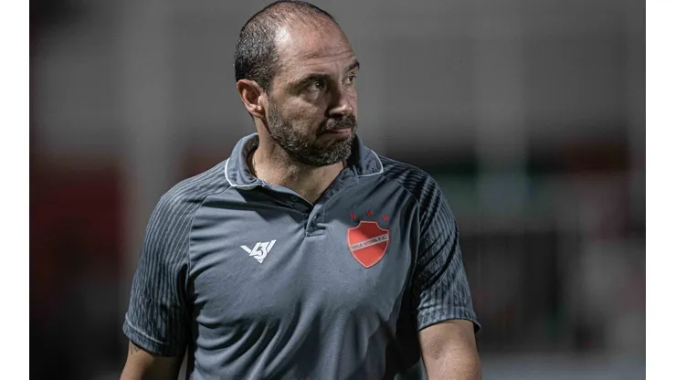 Heber Gomes/AGIF. O Clube anunciou a saída do treinador nesta quarta (23)