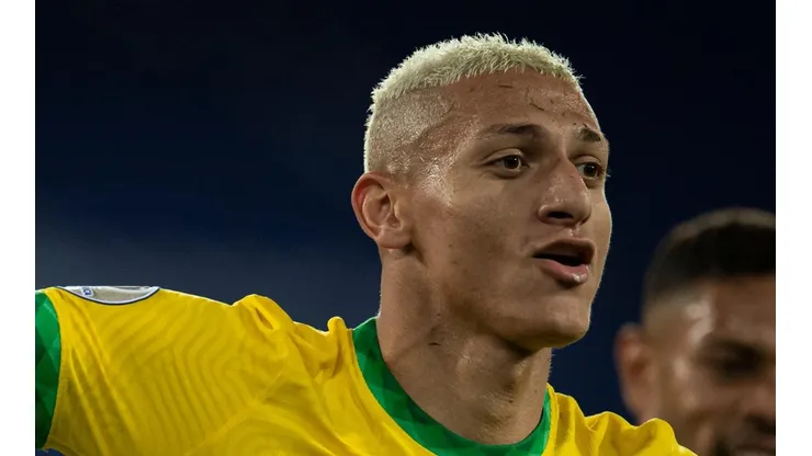 Foto: Jorge Rodrigues/AGIF - Richarlison jogou junto com o atacante desejado pela torcida do Palmeiras.