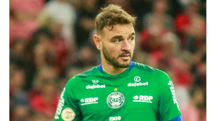 Foto: Gabriel Machado/AGIF - Gabriel foi parabenizado pelo Coritiba