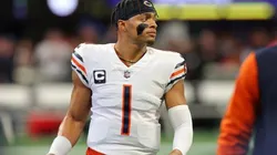 Justin Fields se lesionou contra o Falcons