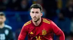 Juan Manuel Serrano Arce/Getty Images - Laporte atuando com a camisa da seleção espanhola