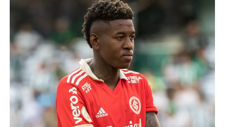Foto: Robson Mafra/AGIF - Vitão: zagueiro tem futuro incerto no Inter