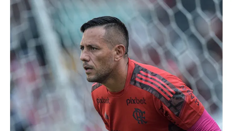 Foto: Thiago Ribeiro/AGIF - Diego Alves teve decisão tomada pelo Grêmio