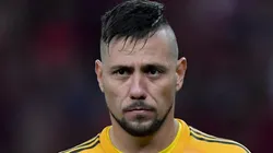 Foto: Thiago Ribeiro/AGIF - Diego Alves não será contratado pelo Grêmio.