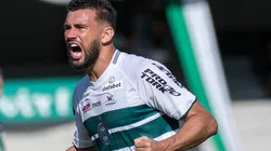 Foto: Robson Mafra/AGIF - Luciano Castán terminou a temporada como titular do Coritiba