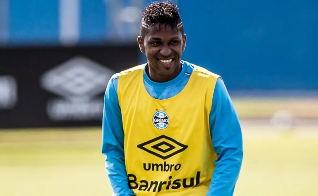 Bolaños jogou no Grêmio entre 2016 e 2017, mas sofreu com lesões - Foto: Jeferson Guareze/AGIF.