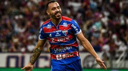 Foto: Kely Pereira/AGIF - Moisés, do Fortaleza, é um nome que interessa ao técnico santista Odair Hellmann