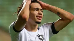 Foto: Fernando Moreno/AGIF - Matheus Nascimento dividiu opiniões nesta temporada pelo Botafogo