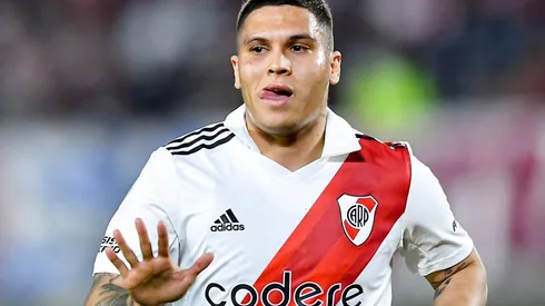 Marcelo Endelli / Correspondente / Getty Images - Quintero pelo River.