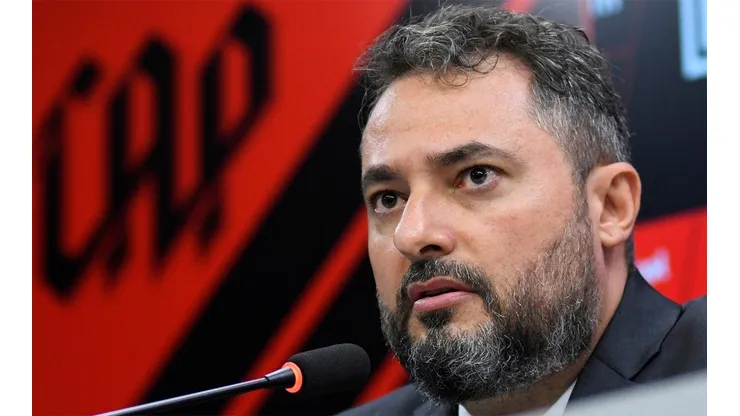 Foto: Fabio Wosniak/Athletico/Divulgação - Mattos cuida das negociações de mercado no Athletico