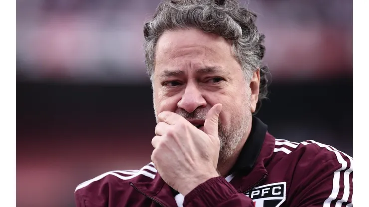 Ettore Chiereguini/AGIF/ "Você não tem opções"; Casares liga sinal de alerta após peça importante do São Paulo entrar em radar de rival brasileiro.