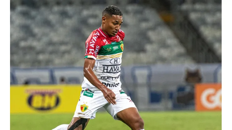 Foto: Alessandra Torres/AGIF - Fernandinho só marcou um gol na Série B.