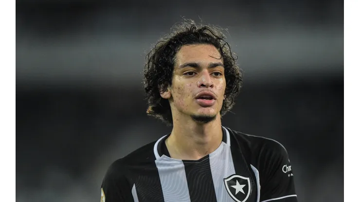 Thiago Ribeiro/AGIF - Matheus Nascimento vira alvo de rival do Botafogo