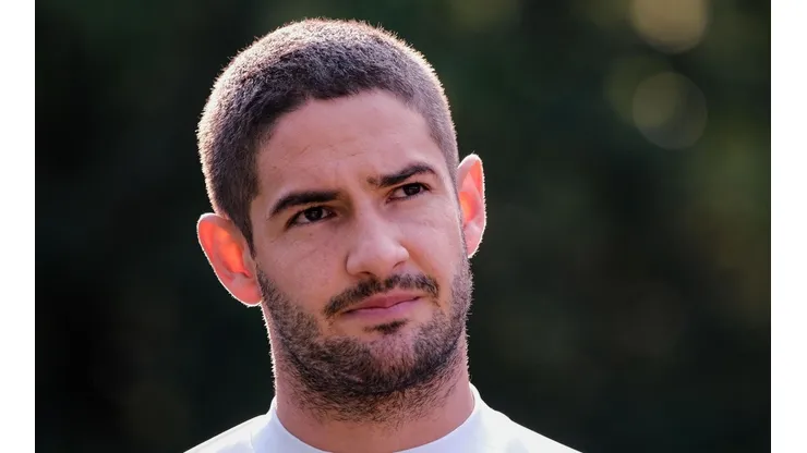 Presidente do Grêmio não se intimida e entrega sobre contratação de Pato