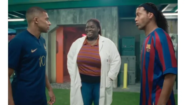 Foto: Nike Football/YouTube - Ronaldinho aparece em vídeo com Mbappé