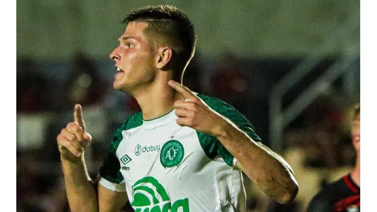 Foto: Thiago Limas/AGIF - Perotti foi artilheiro da Chape na Sèrie B, com seis gols