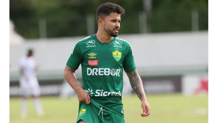 Foto: Gil Gomes/AGIF - Alesson é cria das categorias de base do Paraná Clube.