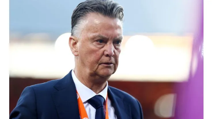 Dean Mouhtaropoulos/Getty Images/ "Estão certos em fazer isso"; Louis van Gaal concorda com boicote de torcedores da Seleção Neerlandesa a Copa do Mundo.