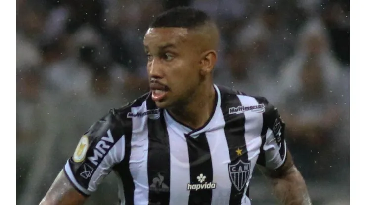 Jair foi ventilado para uma saída do Galo (Foto: Fernando Moreno/AGIF)