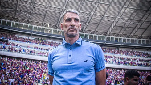 Santos fez proposta para ter Juan Pablo Vojvoda (Foto: Lucas Emanuel/AGIF)