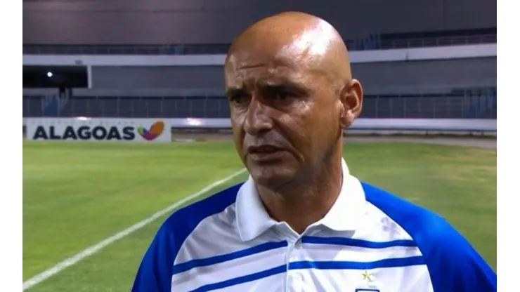 Foto: Reprodução/ Canal Premiere - Adriano Rodrigues técnico do CSA