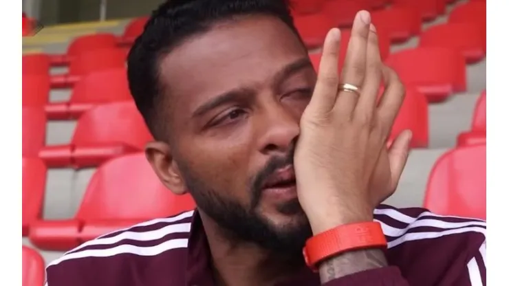 Foto: São Paulo FC/YouTube - Reinaldo chora em despedida