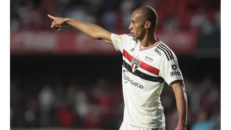Miranda se despediu do São Paulo (Foto: Marcello Zambrana/AGIF)