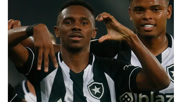 Foto: Vitor Silva/Botafogo/Divulgação - Jeffinho: jovem ganhou espaço no elenco profissional do Botafogo