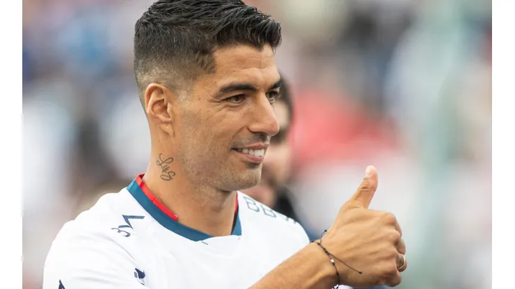 (Photo by Ernesto Ryan/Getty Images) - Suárez tem futuro indefinido.