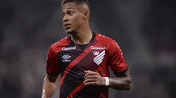 Foto: Alan Morici/AGIF - Vitinho: atacante virou titular do Athletico na reta final de 2022