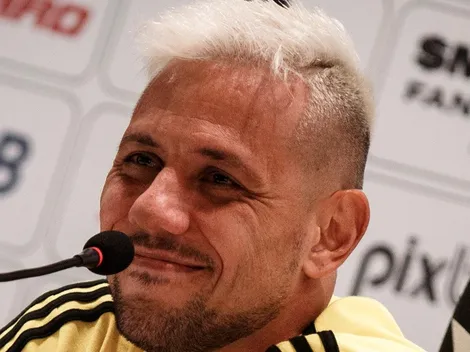 "R$ 400 mil"; Diego Alves aceita proposta para jogar em rival brasileiro