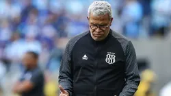 Pedro H. Tesch/AGIF/ Hélio dos Anjos tem reforço de zagueiro para a próxima temporada.