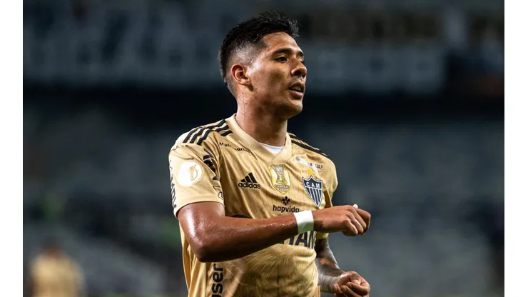 Gustavo Sacrpa quase deixou o Palmeiras para jogar 'ao lado' de Zaracho no Atlético - Foto: Alessandra Torres/AGIF