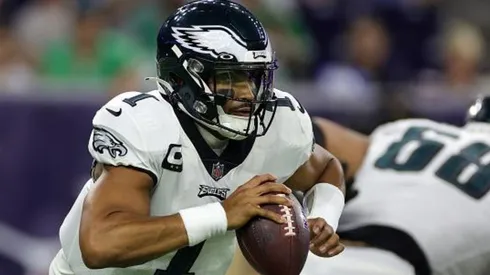 Jalen Hurts lidera o Eagles, único time invicto da liga