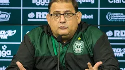 Foto: Robson Mafra/AGIF - Guto Ferreira: técnico "detonou" rendimento do Coritiba fora de casa