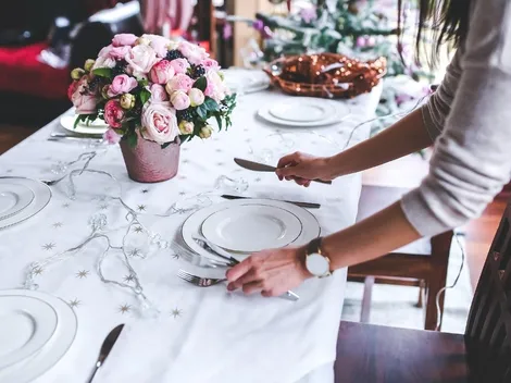 Homem faz jantar para família e é detonado por motivo inusitado