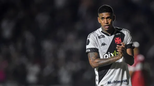 Foto: Thiago Ribeiro/AGIF - Raniel é um dos jogadores que podem retornar ao Santos após empréstimo