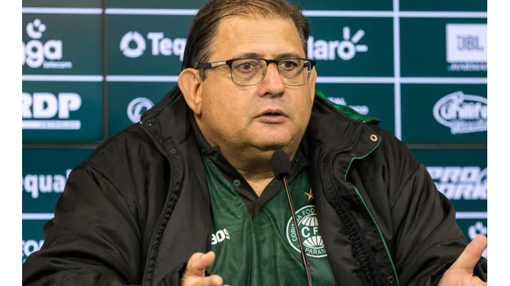 Foto: Robson Mafra/AGIF - Guto Ferreira: técnico não quer perder jovem talento do Coritiba