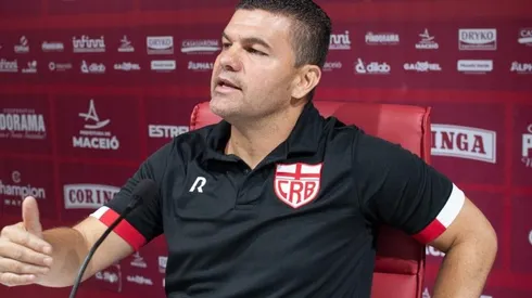 Foto: Reprodução/Francisco Cedrim/Ascom CRB - Umberto Louzer, técnico do CRB