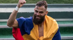 Foto: Robson Mafra/AGIF - Chancellor com a bandeira da Venezuela no dia da confirmação na elite.