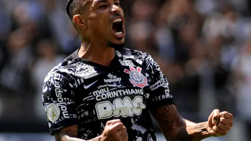 Foto: Alan Morici/AGIF - Júnior Urso recentemente defendeu o Corinthians no futebol brasileiro e agora pode reforçar o Vasco