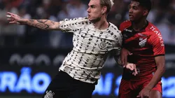 Agif/Ettore Chiereguini - Roger Guedes veste terceira camisa do Corinthians