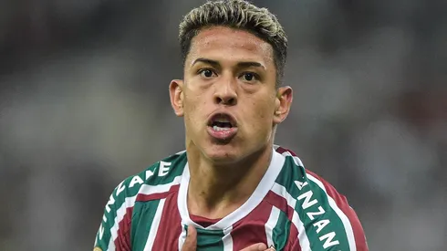 Matheus Martins pode estar de saída do Fluminense (Foto: Thiago Ribeiro/AGIF)