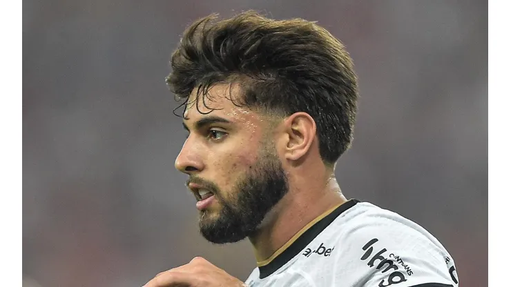 Yuri Alberto não se intimida e entrega bastidores de Vitor Pereira após expulsão