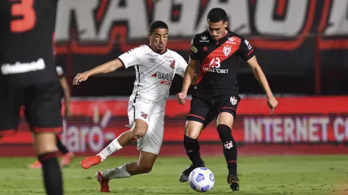 Atlético-GO e Athletico-PR se enfrentam pelo Brasileirão 2022 (Foto: José Tramontin/ Athletico-PR)