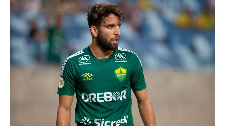 Foto: Gil Gomes/AGIF - Pepê será desfalque do Cuiabá diante do Atlético-MG