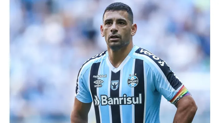 Foto: Pedro H. Tesch/AGIF - Diego Souza subiu com o Grêmio para a Série A